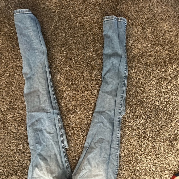 Hollister Jeans - Picture 1 of 3
